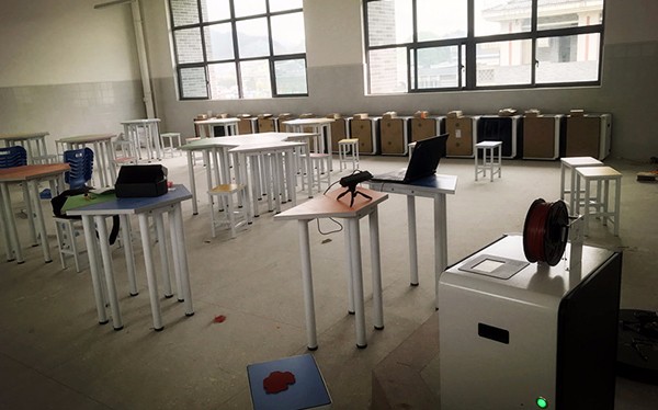 jn江南教育级3D打印机走进贵州高级中学